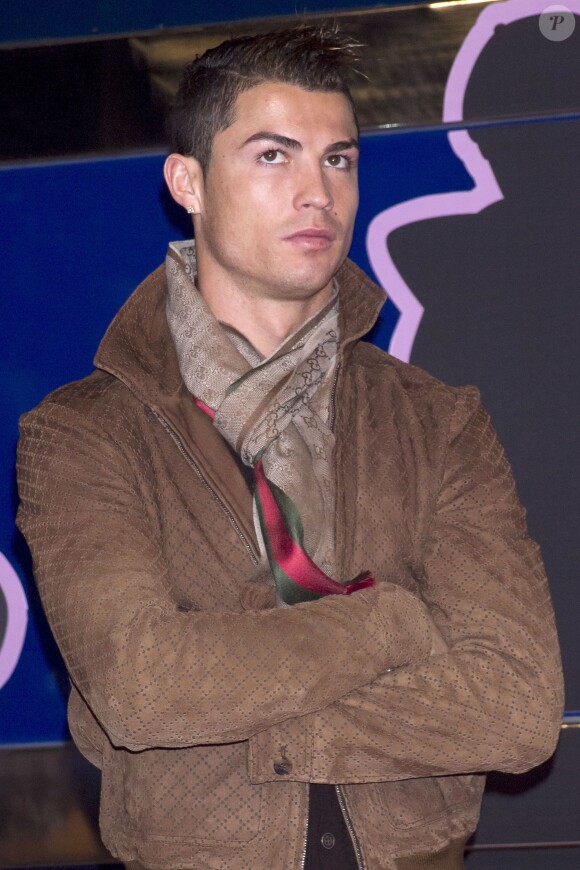 Cristiano Ronaldo devant le musée de cire de Madrid, le 7 décembre 2013