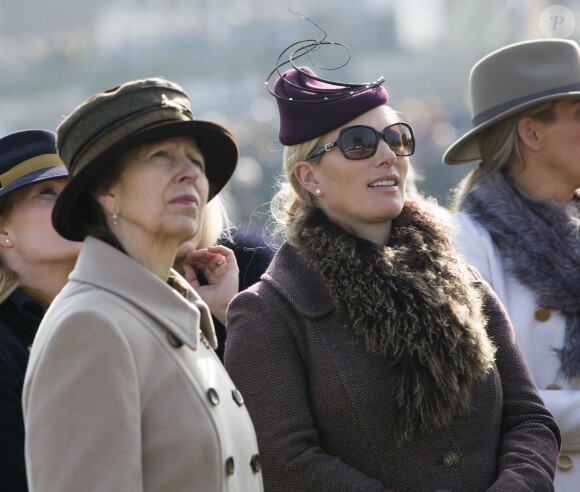 La princesse Anne et sa fille Zara Phillips à Cheltenham le 12 mars 2014.