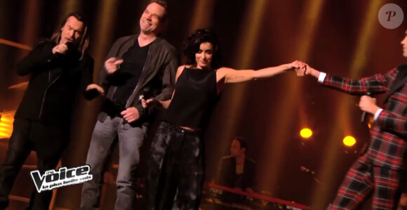 Jenifer très sexy en pantalon en satin dans The Voice 3 le samedi 22 mars 2014 sur TF1