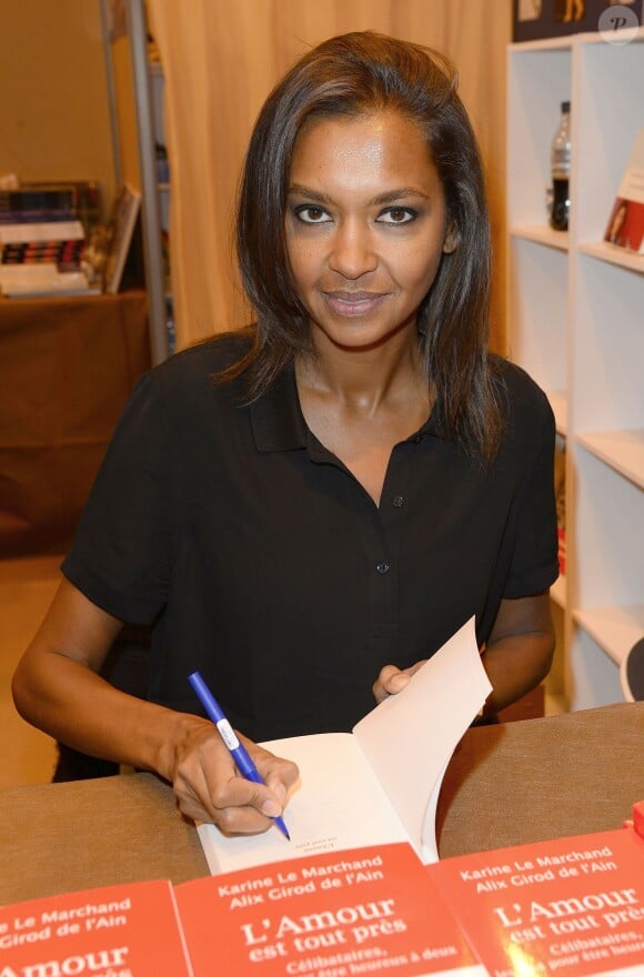 L'animatrice Karine Le Marchand à la 34e édition du Salon du Livre à Paris, Porte de Versailles, le 21 mars 2014.