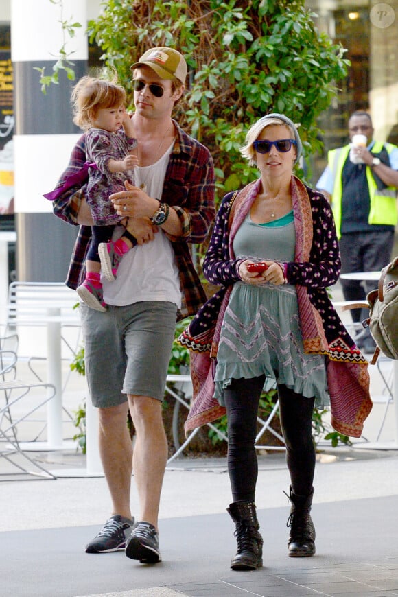 Chris Hemsworth et Elsa Pataky avec leur fille India Rose à Santa Monica le 8 janvier 2014