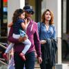 Paris Jackson avec son cousin TJ et sa famille dans les rues de Calabasas à Los Angeles, le 22 mars 2014.