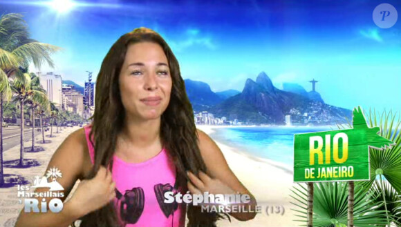 Stéphanie a peur d'Antonin, déguisé en pervers sexuel (épisode 19 des Marseillais à Rio - diffusé sur W9 le mercredi 26 mars 2014.)