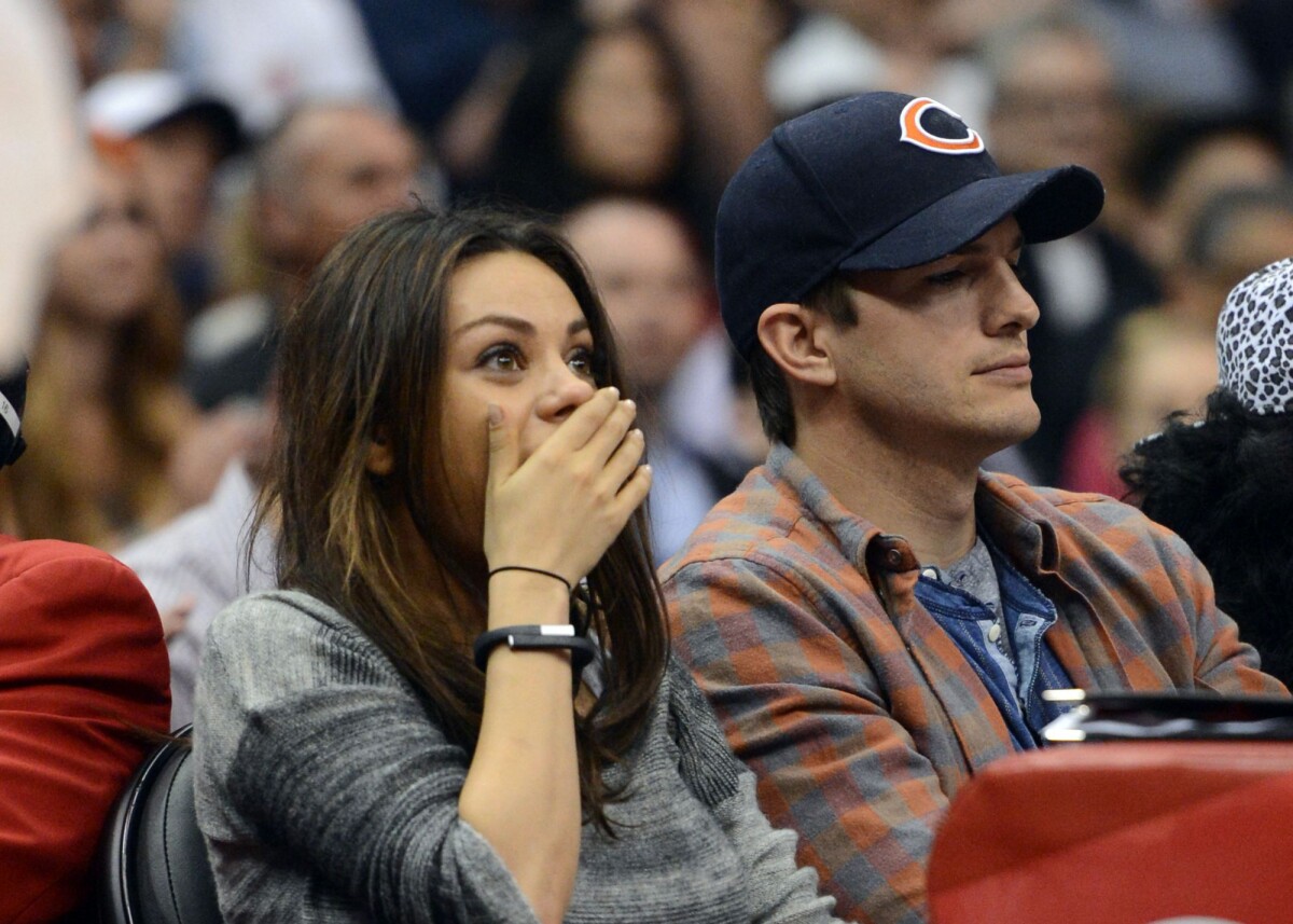 Vid O Mila Kunis Et Ashton Kutcher Au Staples Center Los Angeles Le Mars Purepeople