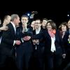 Anne Hildago célèbre sa victoire, place de l'hôtel de Ville à Paris, entourée de tous ses soutiens, dont Bertrand Delanoë. Le 30 mars 2014.