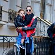 Miranda Kerr quitte son domicile en compagnie de son fils Flynn à New York Le 16 novembre 2013