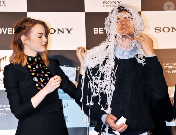Emma Stone et Andrew Garfield font la promotion du film The Amazing Spider-Man 2 à Tokyo, le 31 mars 2014.