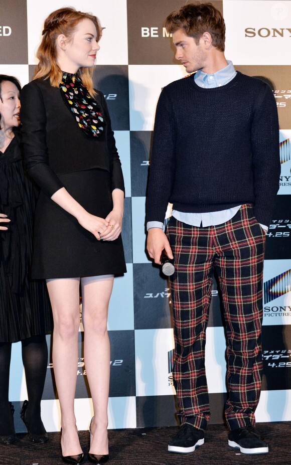 Emma Stone et Andrew Garfield font la promotion du film The Amazing Spider-Man 2 à Tokyo, le 31 mars 2014.