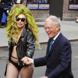  David Letterman et Lady Gaga (qui a chang&eacute; 3 fois de tenue) arrive sur le plateau de l'&eacute;mission "Late Show et David Letterman" &agrave; New York, le 2 avril 2014. 