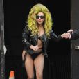  Lady Gaga (qui a chang&eacute; 3 fois de tenue) &agrave; son arriv&eacute;e sur l'&eacute;mission "Late Show et David Letterman" &agrave; New York, le 2 avril 2014. 