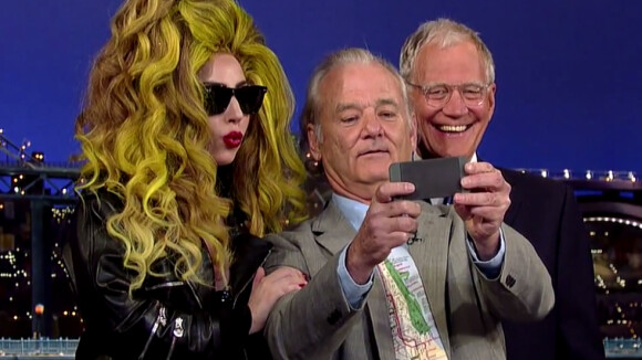 Lady Gaga en délire : 4 looks en une journée et un selfie avec Bill Murray !