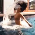 Kim Kardashian, en pleine baignade lors de ses vacances en Thaïlande.