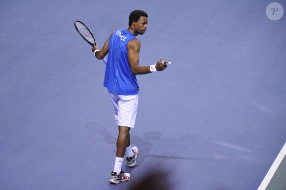 Gaël Monfils lors du match contre Peter Gojowczyk en Coupe Davis à Nancy, le 6 avril 2014. 