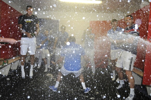L'équipe de France de Coupe Davis (Julien Benneteau, Jo-Wilfried Tsonga, Gaël Monfils et Michaël Llodra) célèbre sa victoire en quart de finale contre l'Allemagne à Nancy le 6 avril 2014.