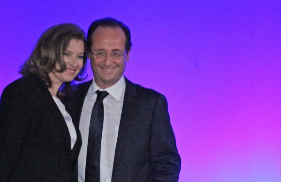 François Hollande et son ex-compagne Valérie Trierweiler, le soir de la victoire aux présidentielles, à Tulle le 6 mai 2012.