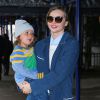Miranda Kerr et son fils Flynn se promènent à New York, le 8 avril 2014.