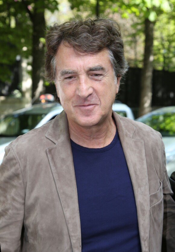 Exclusif - François Cluzet arrivant à l'enregistrement de l'émission "Vivement Dimanche" à Paris le 9 avril 2014. L'émission sera diffusée le 13 avril