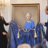 Kate Middleton et le prince William ont dévoilé le 10 avril 2014 en Nouvelle-Zélande, lors d'une réception organisée par le gouverneur général à Wellington, un nouveau portrait de la reine Elizabeth II, commandé par la New Zealand Portrait Gallery et réalisé par le jeune artiste Nick Cuthell.