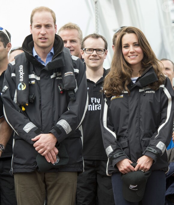 Kate Middleton et le prince William étaient en visite à Auckland le 11 avril 2014 dans le cadre de leur tournée en Nouvelle-Zélande. Après une visite de la base de l'Emirates Team New Zealand, ils se sont affrontés lors d'une course nautique, que la duchesse de Cambridge a remportée haut la main.