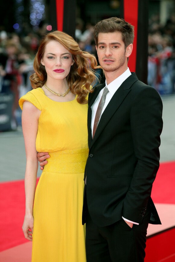 Emma Stone et son petit-ami Andrew Garfield lors de l'avant-première du film "The Amazing Spider-Man 2: Le Destin d'un Héros" à Londres, le 10 avril 2014.