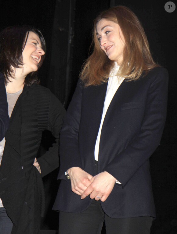 Stacie Passon et Julie Gayet à New York, le 8 mars 2014. 