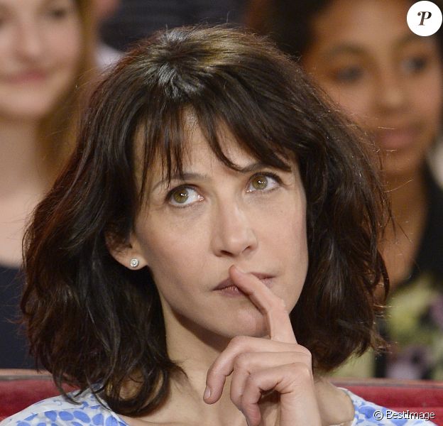 Sophie Marceau durant l'enregistrement de l'émission "Vivement Dimanche" à Paris le 9 avril 2014.