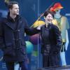 L'actrice de la série Grey's Anatomy, Chyler Leigh avec son partenaire sur le tournage du téléfilm Window Wonderland à Vancouver, le 9 mars 2013
