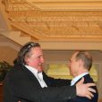  Gerard Depardieu a &eacute;t&eacute; re&ccedil;u par Vladimir Poutine dans sa datcha de Sotchi sur les bords de la Mer Noire ou le pr&eacute;sident russe lui a remis son passeport de citoyen russe le 5 janvier 2013. 
