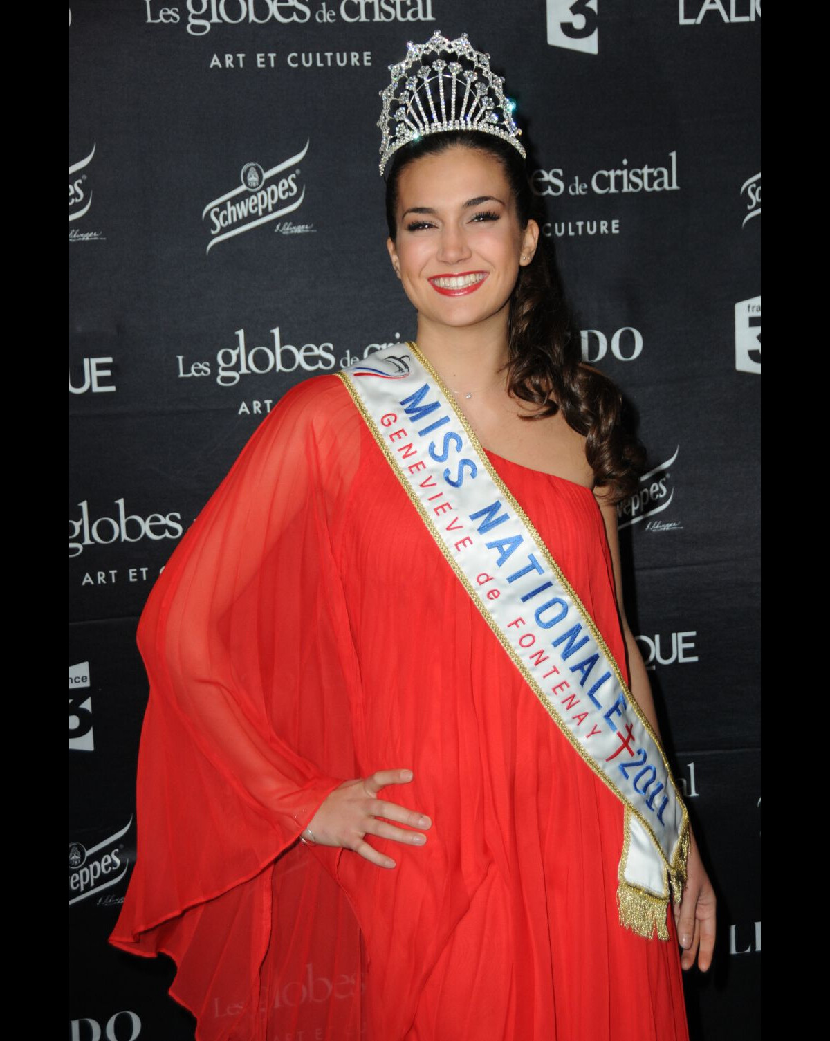 Vidéo : Barbara Morel au Lido à Paris le 7 février 2011 - Purepeople