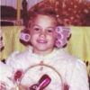 A l'occasion des festivités de Pâques, Gwen Stefani a partagé des clichés d'elle enfant sur son compte Instagram, le 18 avril 2014.