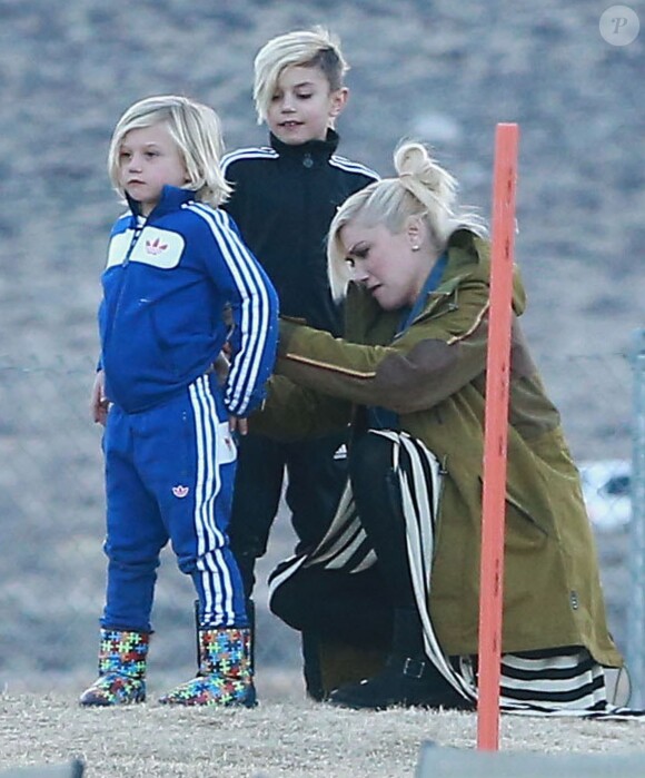 Exclusif - Gwen Stefani enceinte, son mari Gavin Rossdale et leurs fils Kingston et Zuma profitent de leur dernier jour au ski en famille à Mammoth, le 5 janvier 2014. 