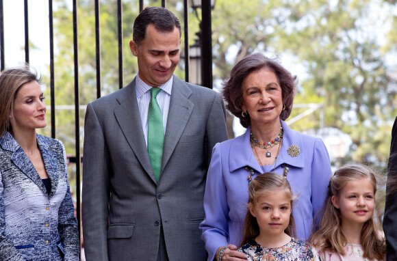 Prince Felipe, la reine et la princesse Sofia lors de la messe de Pâques à Palma de Majorque le 20 avril 2014.