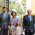  Felipe d'Espagne, la reine Sofia, les deux princesses Sofia et Leonor, le roi Juan Carlos lors de la messe de P&acirc;ques &agrave; Palma de Majorque le 20 avril 2014. 