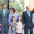  Felipe d'Espagne, la reine Sofia, les deux princesses Sofia et Leonor, le roi Juan Carlos&nbsp; lors de la messe de P&acirc;ques &agrave; Palma de Majorque le 20 avril 2014. 