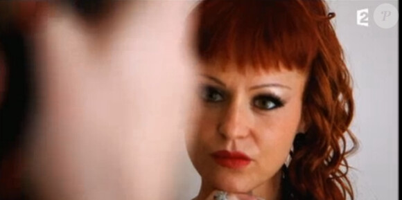 Cindy Sander, métamorphosée, dans Toute une histoire sur France 2 le lundi 21 avril 2014