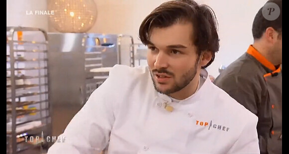 Thibault se moque de la dispute de Quentin et Noémie lors de la finale de Top Chef 2014 (M6). Avril 2014.