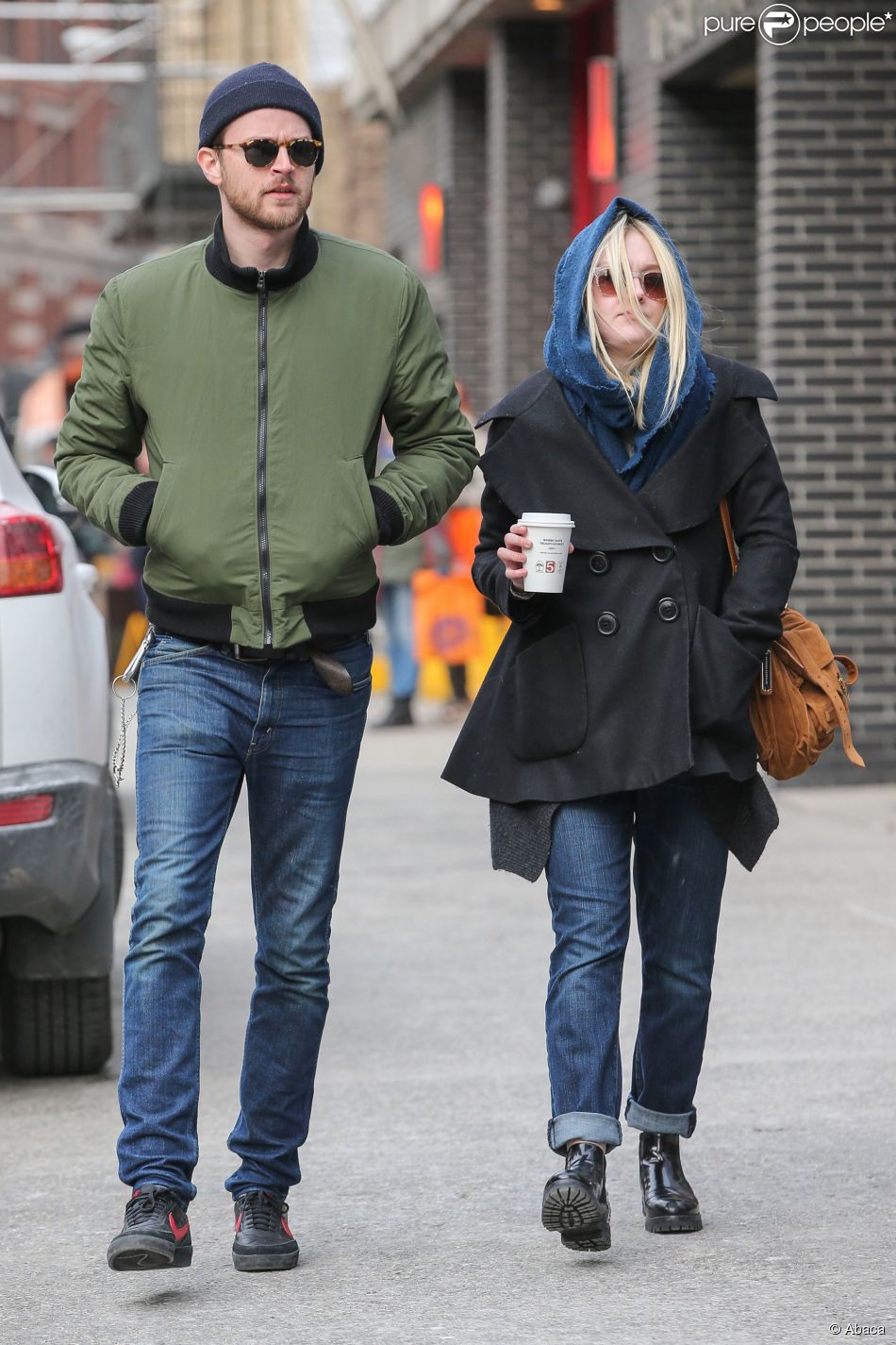 Dakota Fanning et Jamie Strachan, son petit-ami, à New York, le 4 mars 2014.