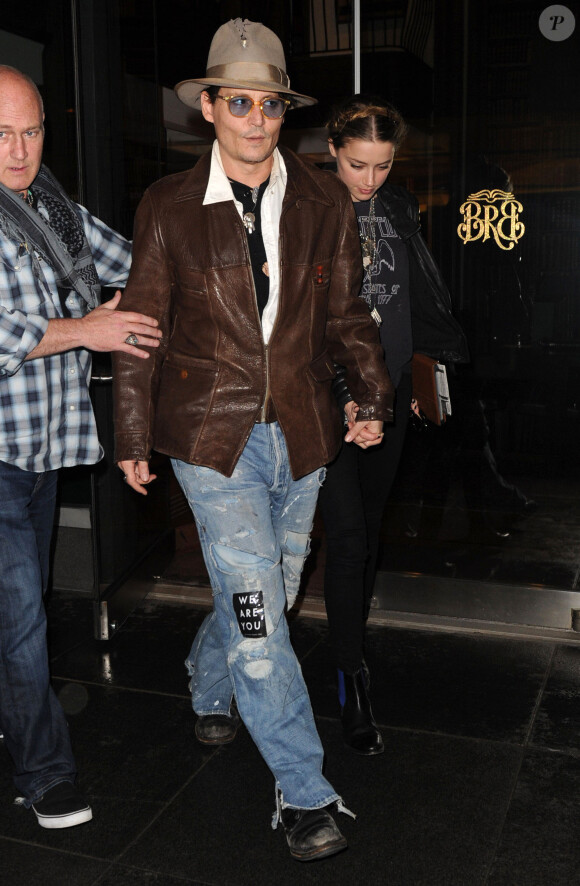 Johnny Depp emmène sa fiancée Amber Heard dans une librairie pour son anniversaire (28 ans) à New York, le 22 avril 2014.
