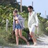 Exclusif - Dree Hemingway et son compagnon Phil Winser quittent une plage de Miami après quelques heures de détente. Le 23 avril 2014.