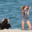  Exclusif - Dree Hemingway passe son apr&egrave;s-midi sur une plage &agrave; Miami. Le 23 avril 2014 