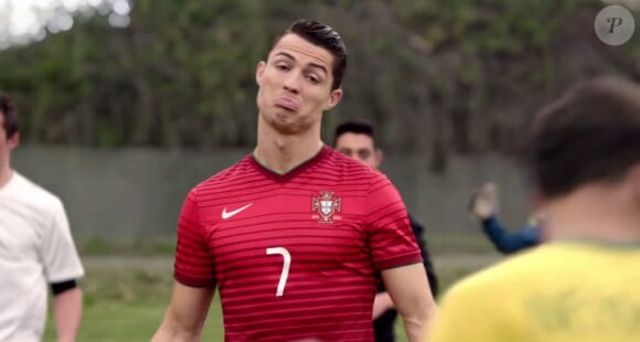 Cristiano Ronaldo dans la nouvelle publicité Nike pour la Coupe du Monde de foot au Brésil - avril 2014
