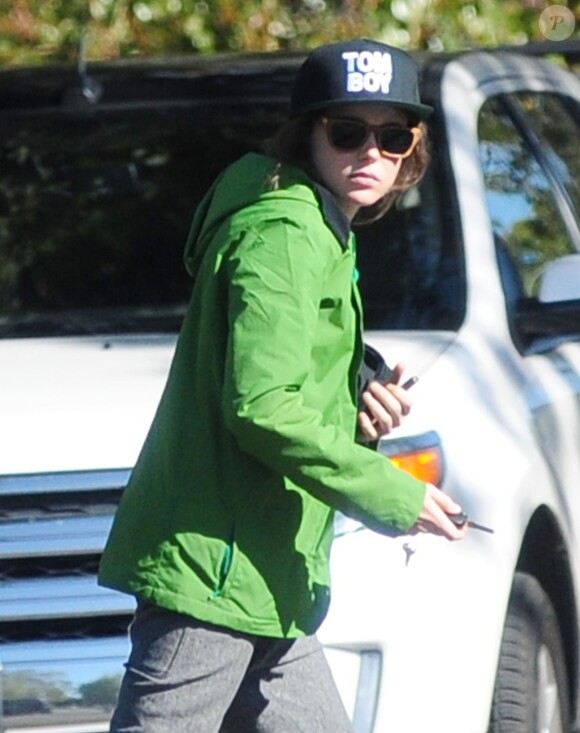 Exclusif - Ellen Page dans les rues de Los Angeles, le 7 avril 2014. 