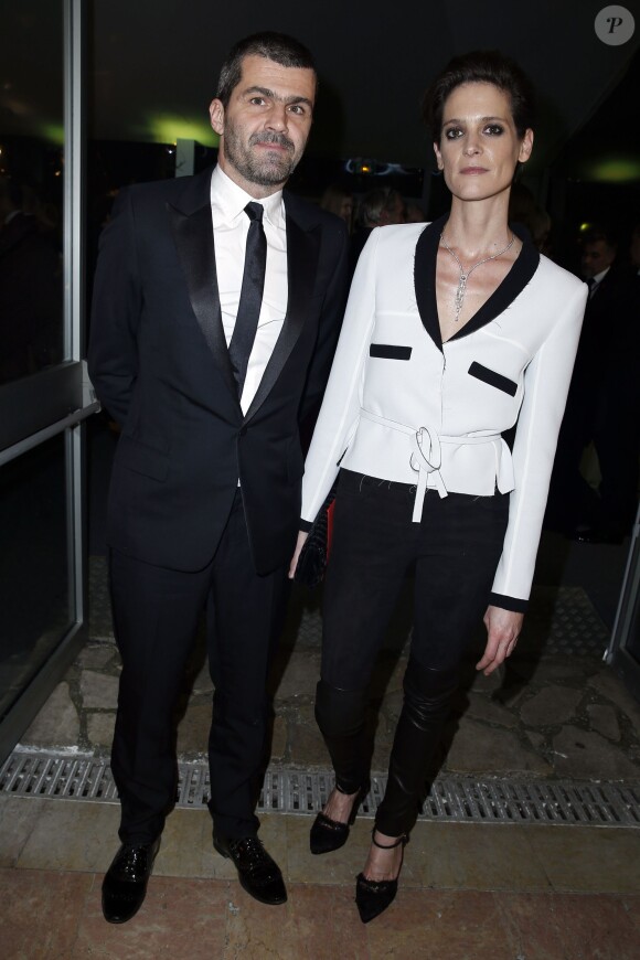Hélène Fillières et son compagnon - Dîner de la mode pour le Sidaction au Pavillon d'Armenonville à Paris, le 23 janvier 2014.
