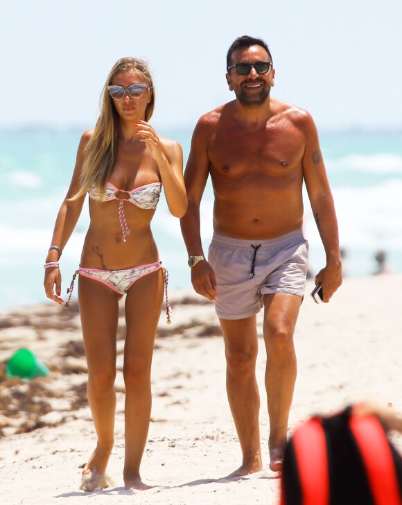 Laura Cremaschi et son petit ami sur une plage de Miami, le vendredi 2 mai 2014.