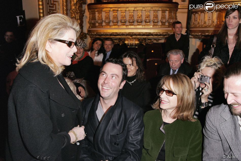  Catherine Deneuve, le coiffeur Christophe Robin et Nathalie Baye lors du d&amp;eacute;fil&amp;eacute; Lanvin le 5 mars 2006 &amp;agrave; Paris 