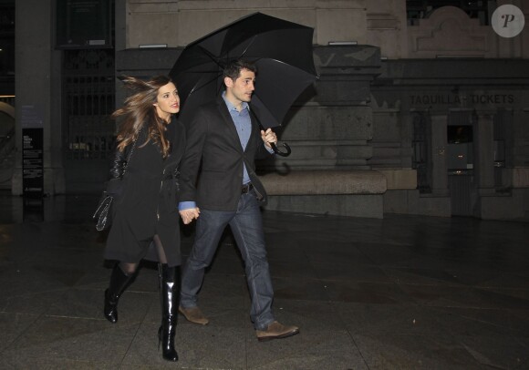 Iker Casillas et sa compagne Sara Carbonero à la sortie d'un restaurant à Madrid le 16 février 2014