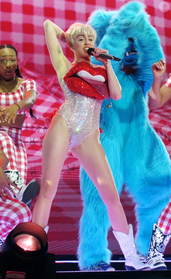 Miley Cyrus performs in concert at the O2 Arena on the UK leg of her Bangerz world tour, in London, UK on Tuesday May 6, 2014. Photo by XPosure/ABACAPRESS.COM07/05/2014 - London