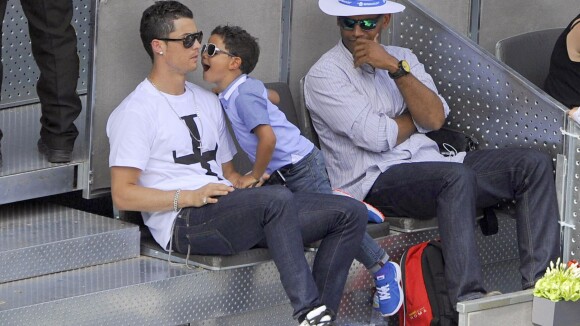 Cristiano Ronaldo : Papa tendre et prévenant avec son fils Cristiano Jr.