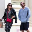 Jake Gyllenhaal se promène dans les rues de New York avec sa compagne Alyssa Miller le 7 mai 2014