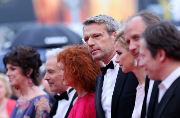 Lambert Wilson avec l'équipe de Vous n'avez encore rien vu à Cannes en mai 2012.